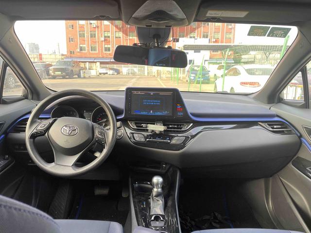 Certificated Pre-Owned GAC Toyota C-HR 2018 2.0L Leading Sunroof Edition, National V Emission Standard - u22664459