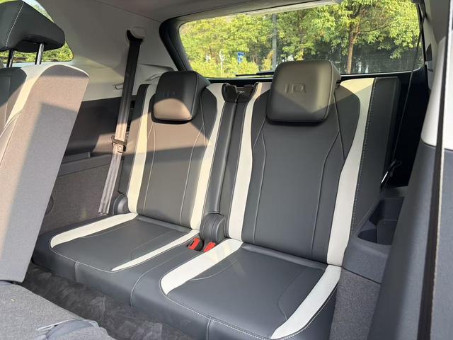 Pre-Owned Volkswagen ID.6 CROZZ 2024 PURE Edition