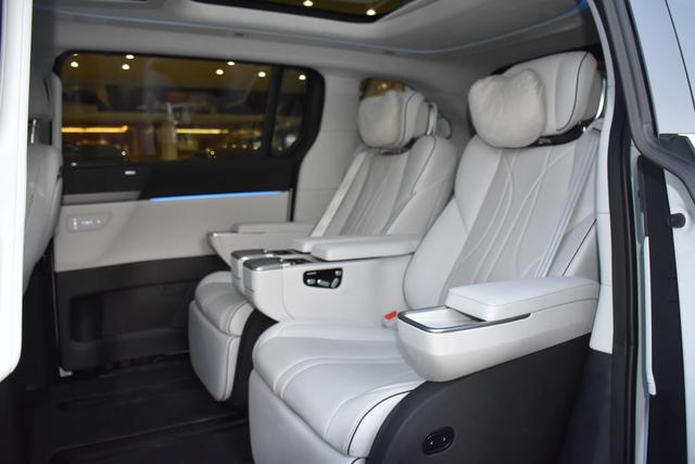 Certificated Pre-Owned XPENG X9 2024 702 Ultra Long Range Max-u21879015