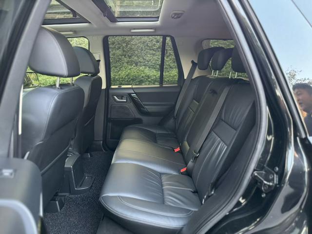 Certificated Pre-Owned Land Rover Freelander 2 2014 2.0T Si4 HSE Petrol Version - u22336196