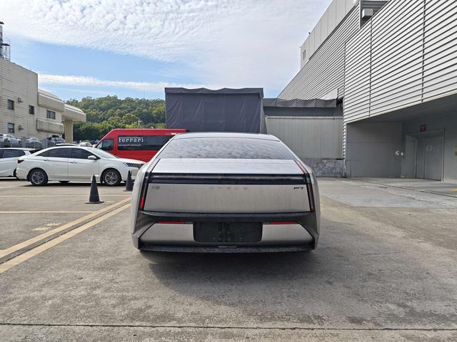 Certificated Pre-Owned XPENG P7 2025 702 Long Range Ultrau22327844